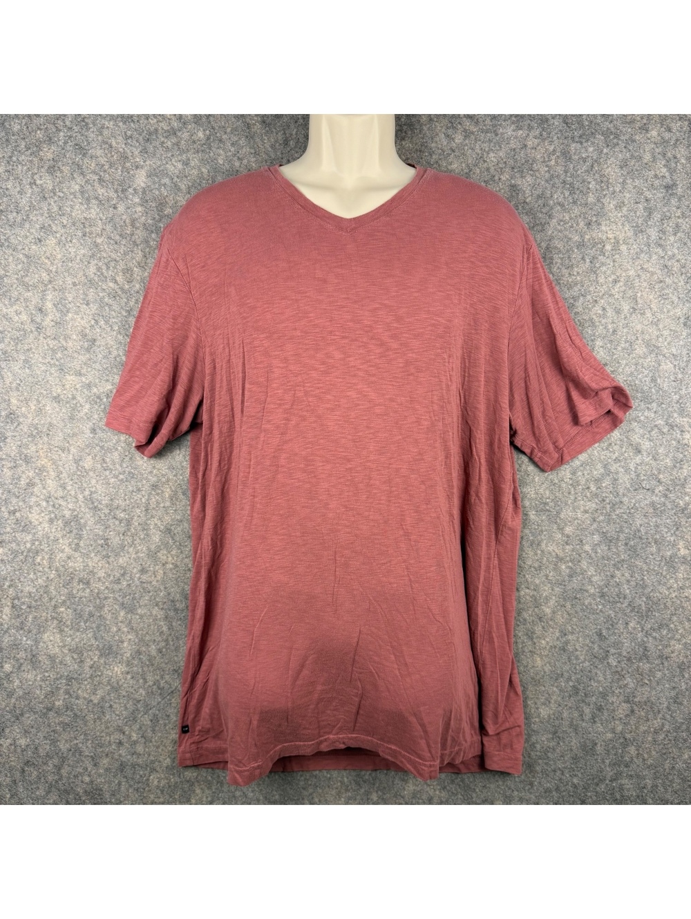 Travis Mathew Slub Knit V Neck Short Sleeve T Shirt Distressed Red Men XL 916